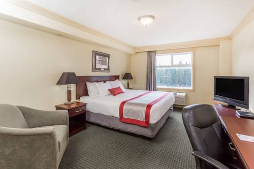Imagen de la habitación del Hotel Ramada By Wyndham Hinton. Foto 4