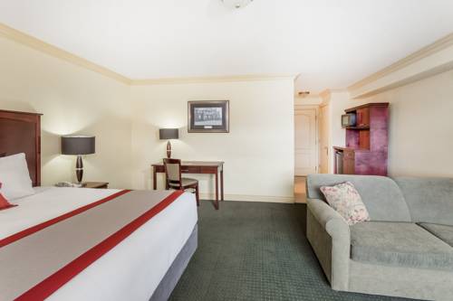 Imagen de la habitación del Hotel Ramada By Wyndham Hinton. Foto 6