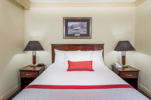 Imagen de la habitación del Hotel Ramada By Wyndham Hinton. Foto 9