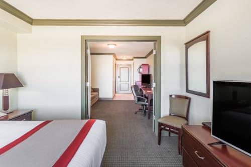 Imagen de la habitación del Hotel Ramada By Wyndham Hinton. Foto 12