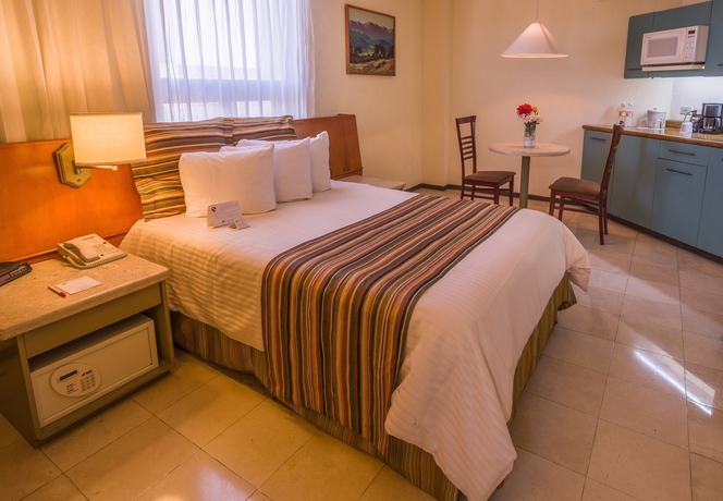 Imagen de la habitación del Hotel Ramada By Wyndham Hola Culiacan. Foto 11