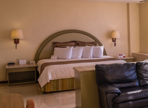 Imagen de la habitación del Hotel Ramada By Wyndham Hola Culiacan. Foto 13