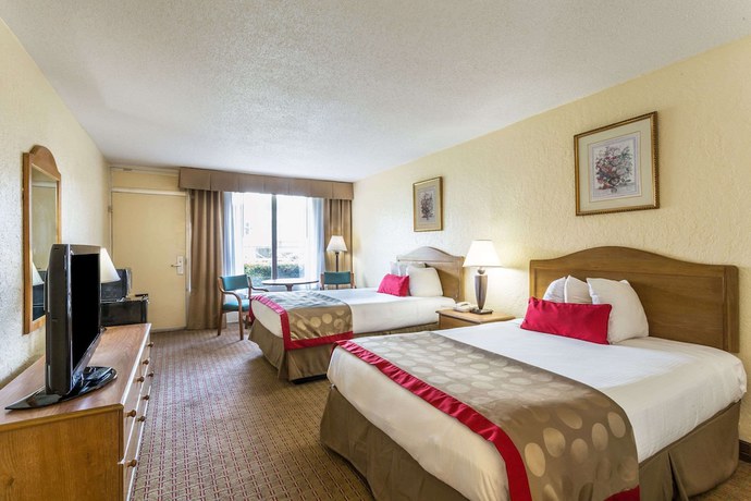 Imagen de la habitación del Hotel Ramada By Wyndham Houma. Foto 6