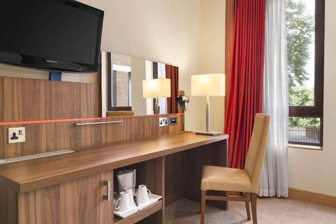 Imagen de la habitación del Hotel Ramada By Wyndham Hounslow - Heathrow East. Foto 10