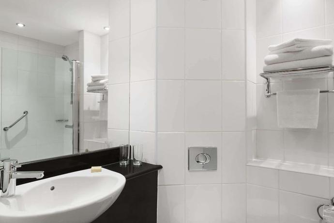 Imagen de la habitación del Hotel Ramada By Wyndham Hounslow - Heathrow East. Foto 14