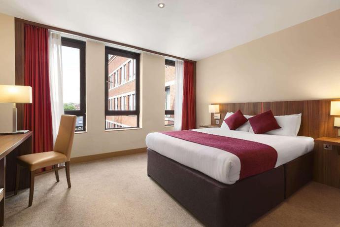 Imagen de la habitación del Hotel Ramada By Wyndham Hounslow - Heathrow East. Foto 17