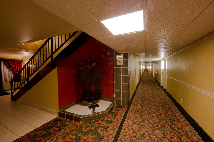 Imagen de los interiores del Hotel Ramada By Wyndham Houston Intercontinental Airport East. Foto 16