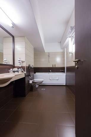 Imagen de la habitación del Hotel Ramada By Wyndham Iasi City Centre. Foto 3