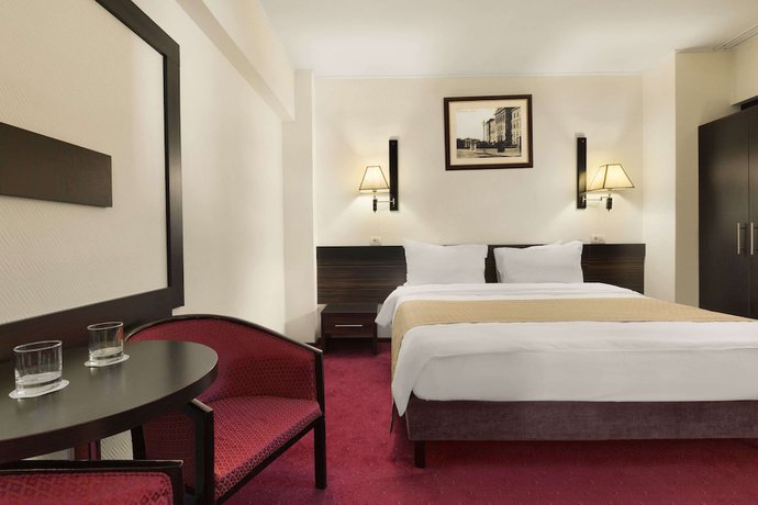Imagen de la habitación del Hotel Ramada By Wyndham Iasi City Centre. Foto 6