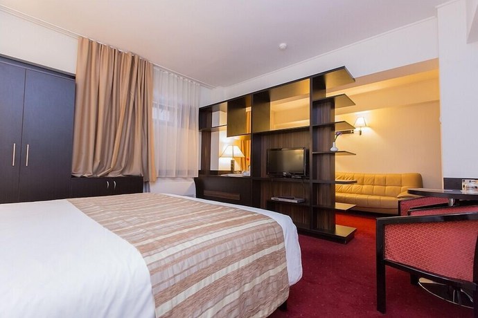 Imagen de la habitación del Hotel Ramada By Wyndham Iasi City Centre. Foto 7