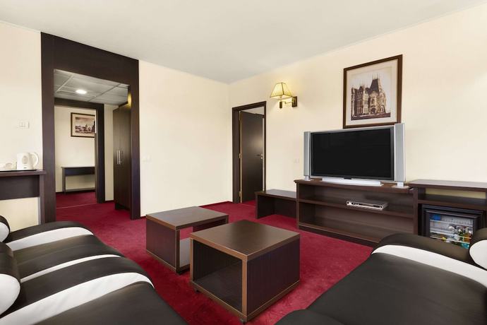 Imagen de la habitación del Hotel Ramada By Wyndham Iasi City Centre. Foto 12