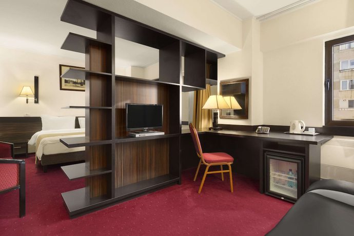 Imagen de la habitación del Hotel Ramada By Wyndham Iasi City Centre. Foto 14