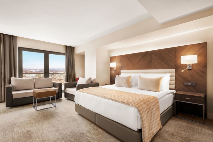 Imagen de la habitación del Hotel Ramada By Wyndham Isparta. Foto 4