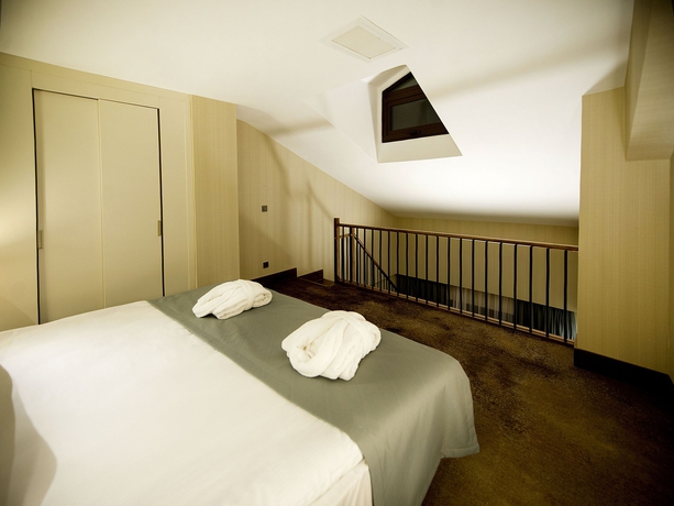 Imagen de la habitación del Hotel Ramada By Wyndham Istanbul Florya. Foto 12