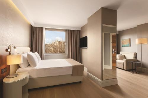 Imagen de la habitación del Hotel Ramada By Wyndham Istanbul Grand Bazaar. Foto 6