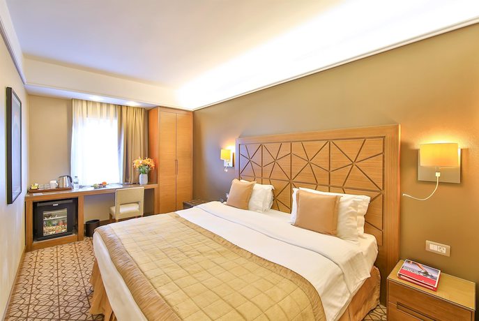 Imagen de la habitación del Hotel Ramada By Wyndham Istanbul Taksim. Foto 10