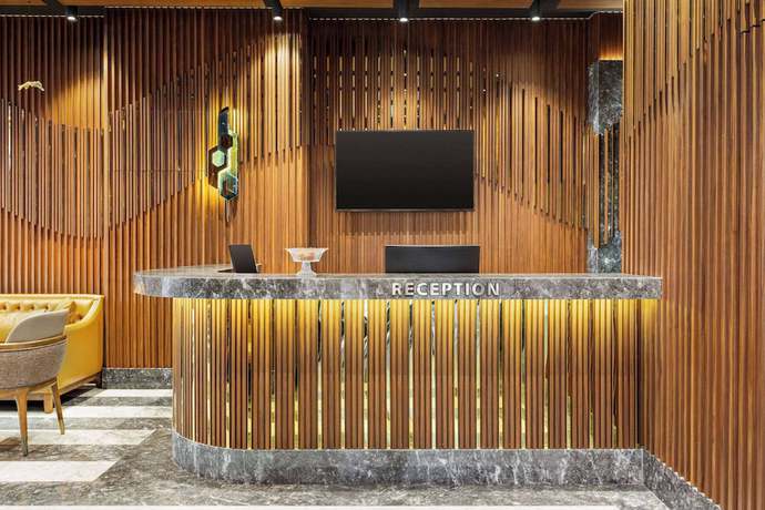 Imagen de los interiores del Hotel Ramada By Wyndham Istanbul Umraniye. Foto 19