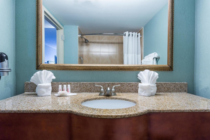 Imagen de la habitación del Hotel Ramada By Wyndham Jacksonville I-95 By Butler Blvd. Foto 5