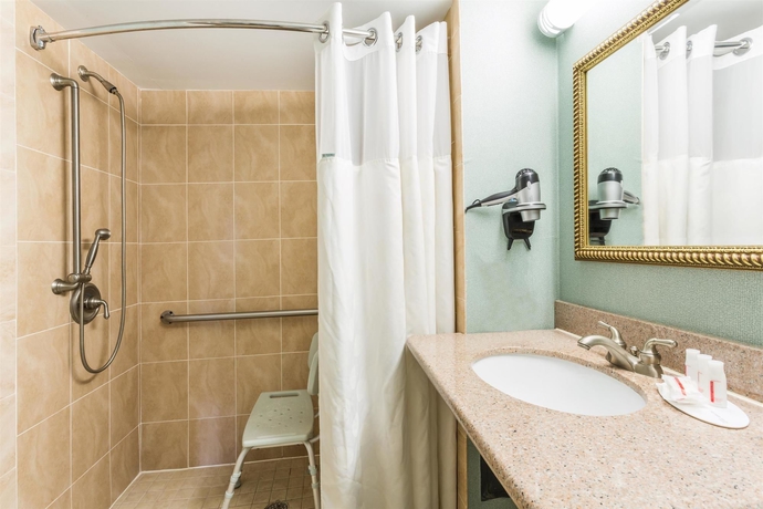 Imagen de la habitación del Hotel Ramada By Wyndham Jacksonville I-95 By Butler Blvd. Foto 7