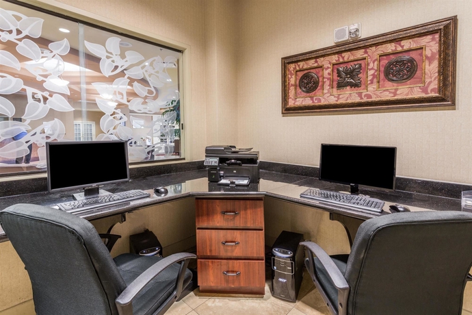 Imagen de los interiores del Hotel Ramada By Wyndham Jacksonville I-95 By Butler Blvd. Foto 14