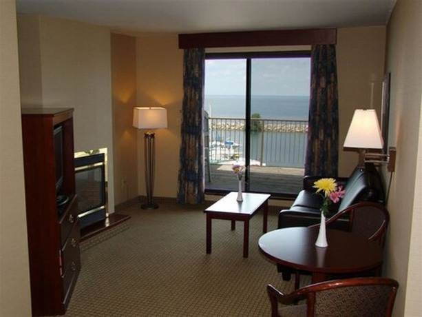 Imagen de la habitación del Hotel Ramada By Wyndham Jordan/beacon Harbourside Resort. Foto 18