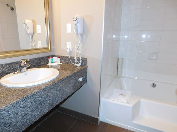 Imagen de la habitación del Hotel Ramada By Wyndham Kamloops. Foto 10