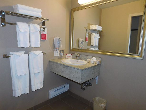 Imagen de la habitación del Hotel Ramada By Wyndham Kamloops. Foto 11