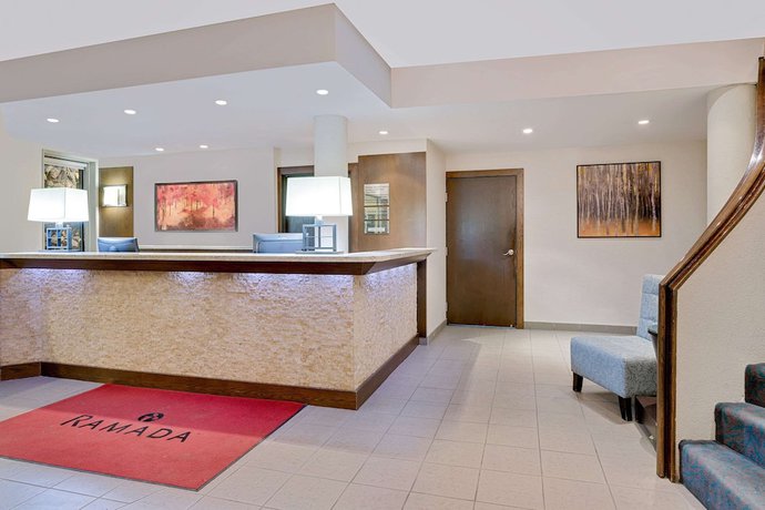 Imagen de los interiores del Hotel Ramada By Wyndham Kamloops. Foto 19