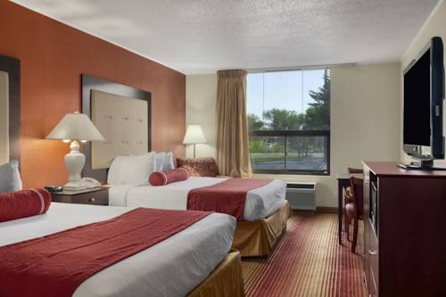 Imagen de la habitación del Hotel Ramada By Wyndham Kearney. Foto 4