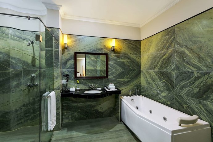 Imagen de la habitación del Hotel Ramada By Wyndham Khajuraho. Foto 8