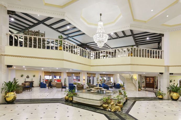 Imagen de los interiores del Hotel Ramada By Wyndham Khajuraho. Foto 16