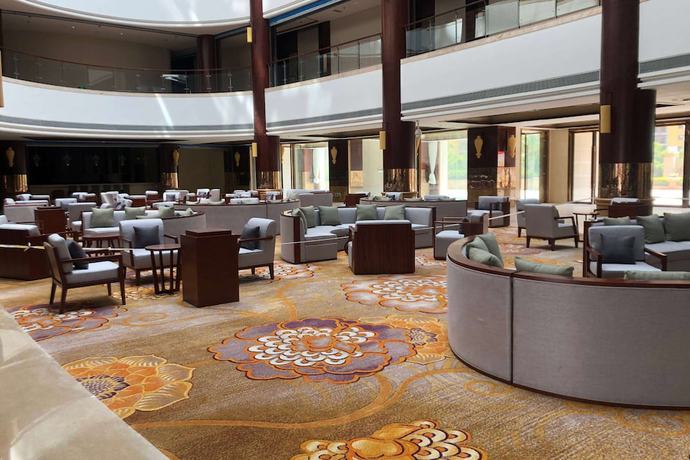 Imagen de los interiores del Hotel Ramada By Wyndham Kunming Yiliang. Foto 11