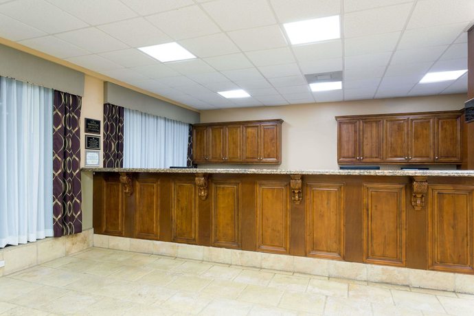 Imagen de los interiores del Hotel Ramada By Wyndham Lake Placid. Foto 10