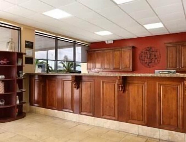 Imagen de los interiores del Hotel Ramada By Wyndham Lake Placid. Foto 12