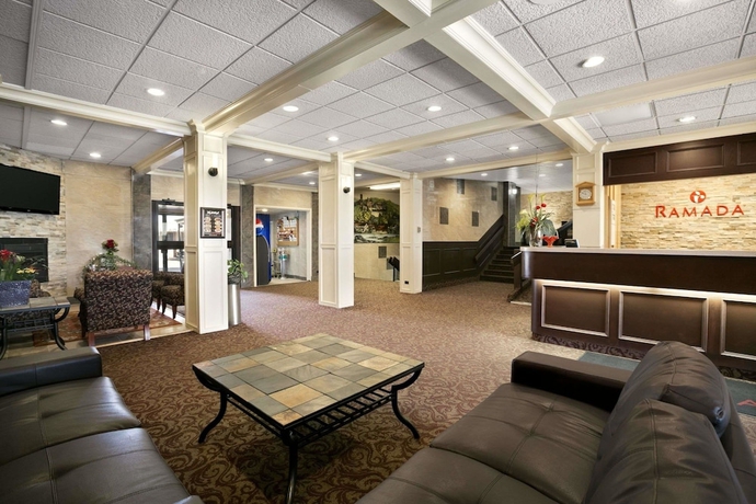 Imagen de los interiores del Hotel Ramada By Wyndham Lethbridge. Foto 18