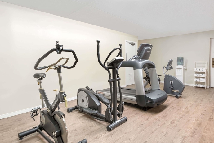 Imagen de los interiores del Hotel Ramada By Wyndham London. Foto 17