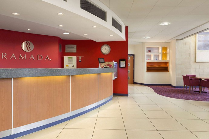 Imagen de los interiores del Hotel Ramada By Wyndham London North M1. Foto 17