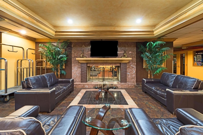 Imagen de los interiores del Hotel Ramada By Wyndham Louisville North. Foto 13