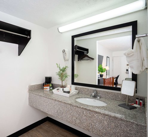 Imagen de la habitación del Hotel Ramada By Wyndham Lumberton. Foto 10