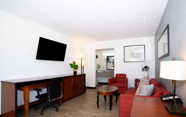 Imagen de la habitación del Hotel Ramada By Wyndham Lumberton. Foto 16