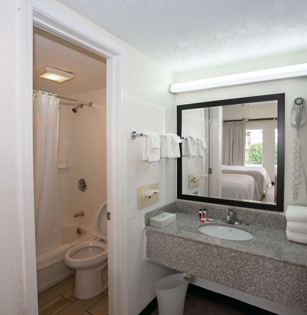 Imagen de la habitación del Hotel Ramada By Wyndham Lumberton. Foto 18