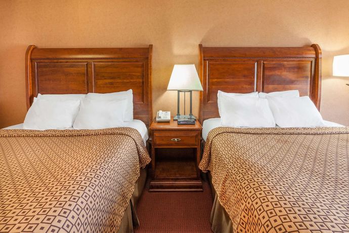 Imagen de la habitación del Hotel Ramada By Wyndham Mackinaw City Waterfront. Foto 3