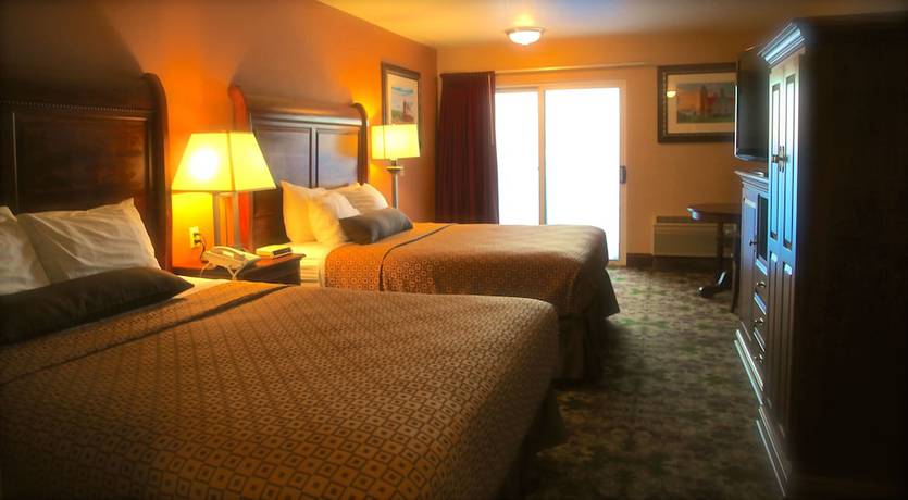 Imagen de la habitación del Hotel Ramada By Wyndham Mackinaw City Waterfront. Foto 4