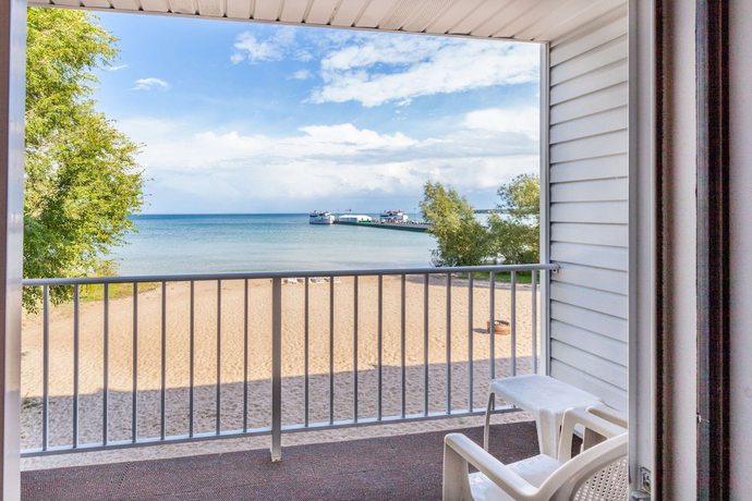 Imagen de la habitación del Hotel Ramada By Wyndham Mackinaw City Waterfront. Foto 6