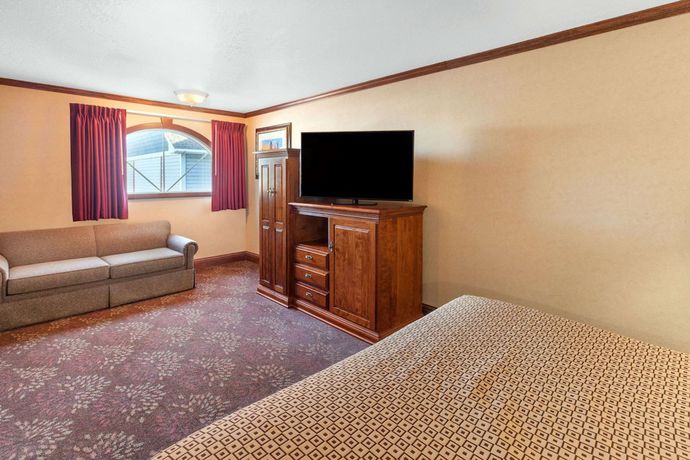 Imagen de la habitación del Hotel Ramada By Wyndham Mackinaw City Waterfront. Foto 8