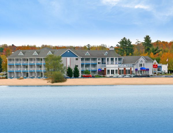 Imagen general del Hotel Ramada By Wyndham Mackinaw City Waterfront. Foto 1