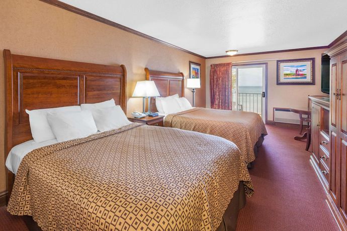 Imagen de la habitación del Hotel Ramada By Wyndham Mackinaw City Waterfront. Foto 14