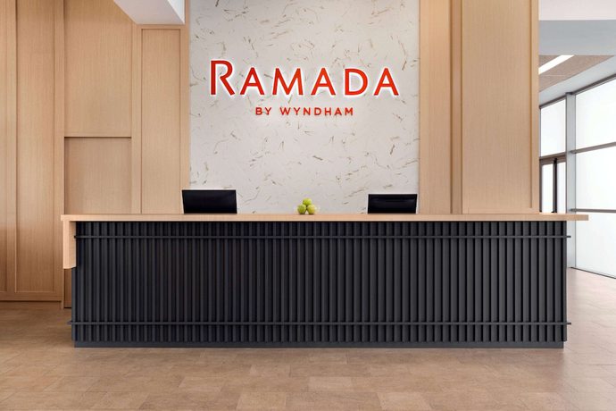 Imagen de los interiores del Hotel Ramada By Wyndham Madrid Getafe. Foto 17