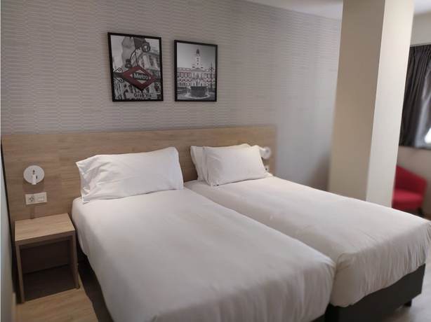 Imagen de la habitación del Hotel Ramada By Wyndham Madrid Tres Cantos. Foto 11
