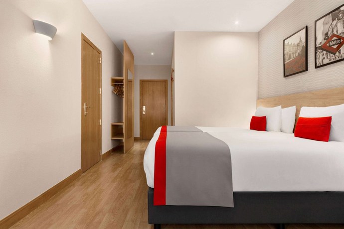 Imagen de la habitación del Hotel Ramada By Wyndham Madrid Tres Cantos. Foto 16